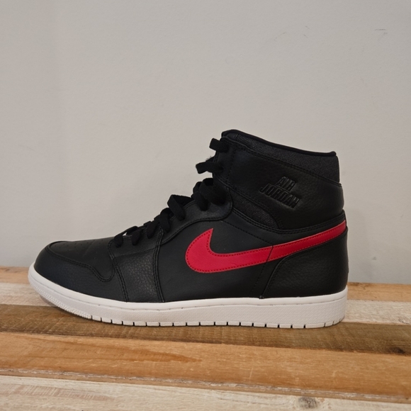 Nike Air Jordan 1 Retro High 'Rare Air' Men's 'Bred' Black Red Colorway - Picture 6 of 12